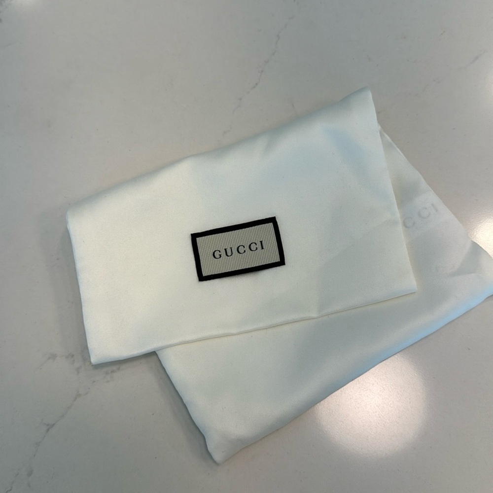Gucci wallet dust bag